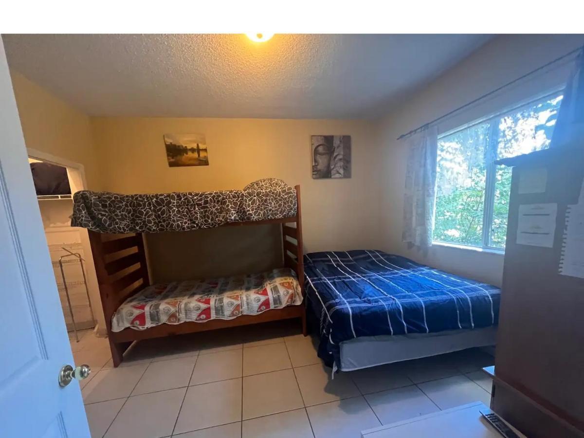 Master Room In Apartment Деві Екстер'єр фото