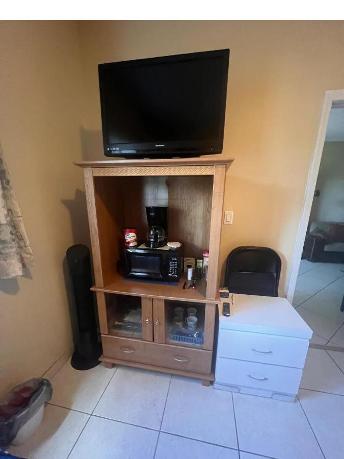 Master Room In Apartment Деві Екстер'єр фото